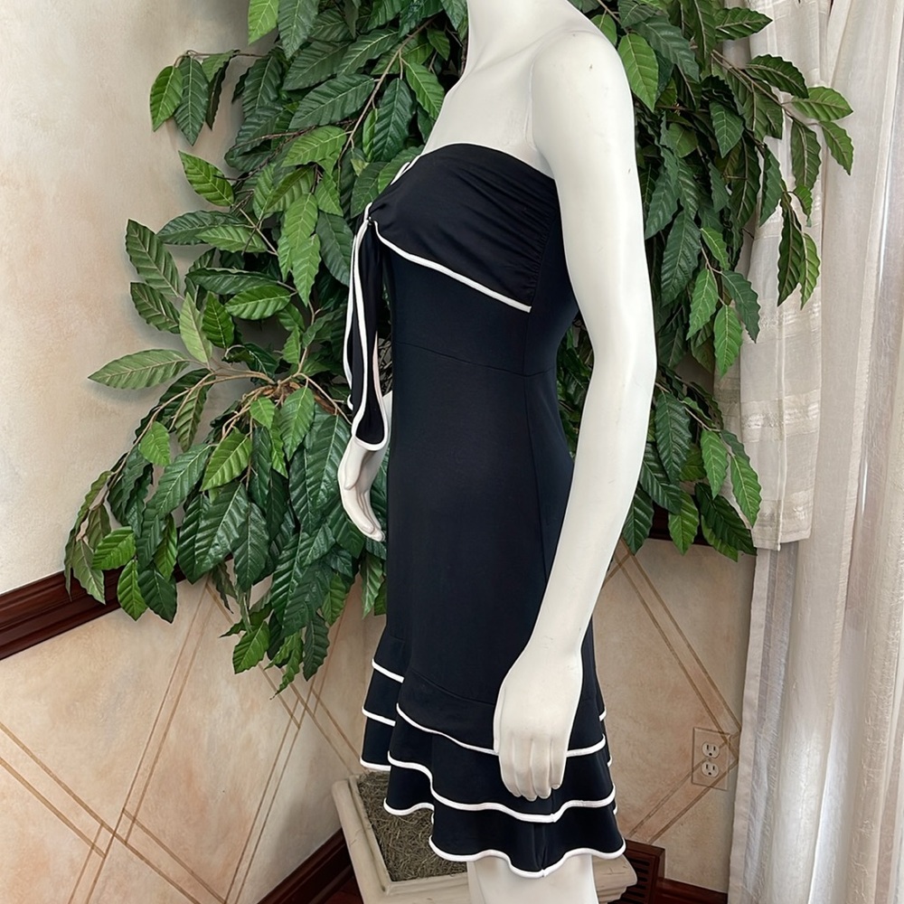 THE LIMITED STRAPLESS RUFFLE HEM DRESS - Picture 5 of 9